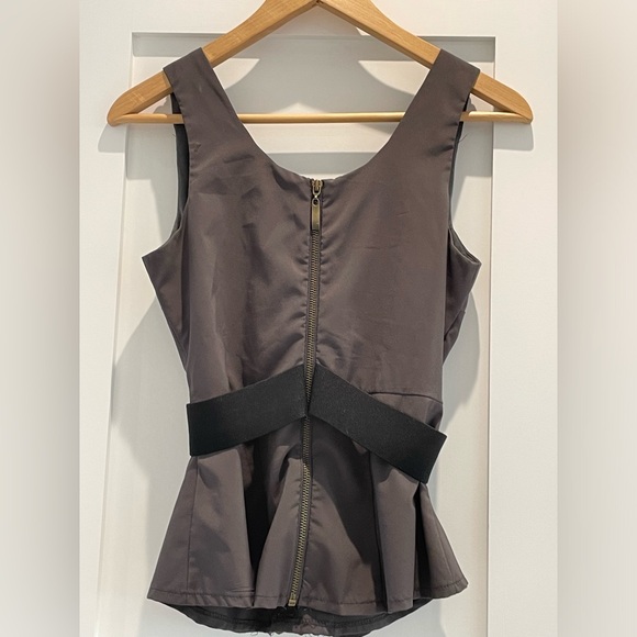 Strapless, ruffled blouse - Picture 2 of 3